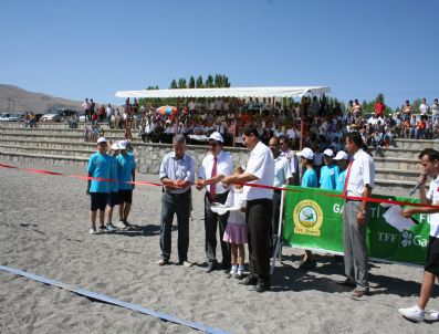 Garanti Plaj Futbol Ligi 'Adilcevaz Etabı Başladı