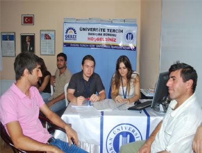 OKAN ÜNIVERSITESI - Gebze Belediyesin'den Öss Tercih Bürosu