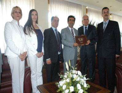 KAMIL KıCıROĞLU - Makedon Bakandan Vali Güzeloğlu'na Ziyaret