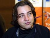 Arabesk müzik eşliğinde dansöz oynattı