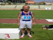 Yaşına Rağmen Rakip Tanımıyor