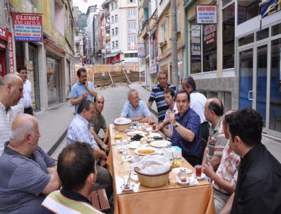 KERIM AKSU - Başkan Aksu Suat Akgün Sokağı'nın Esnafının Çağrısına Kayıtsız Kalmadı