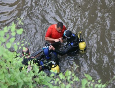 Derede Yüzen 5 Arkadaştan Biri Boğuldu