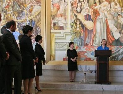 ERIVAN - Clinton sözde Soykırım Anıtı'nı ziyaret etti