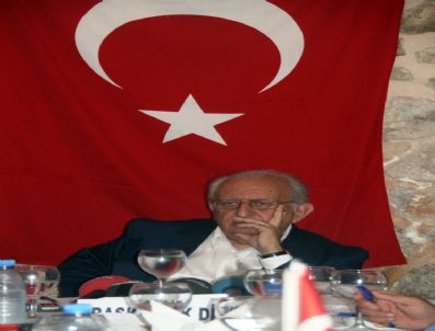 DİVAN BAŞKANLIĞI - Dp Genel Başkanı Cindoruk Mardin'de