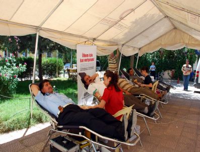 Besni'de Kan Bağışına Yoğun İlgi