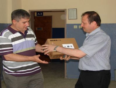 Cbü Demirci Eğitim Fakültesi Öğretim Üyelerine Netbook Verildi
