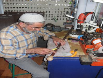 Toplu İğne İle İşlenmiş Eserler Görenleri Hayran Bırakıyor