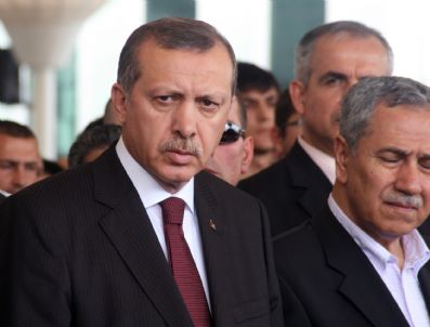 HIKMET ÇETIN - Başbakan Erdoğan İhsan Arslan'ın Kardeşinin Cenazesine Katıldı