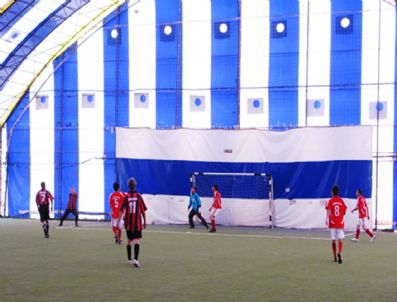 KOCAALILER - Bucak Belediyesi Halı Saha Futbol Turnuvası Başladı