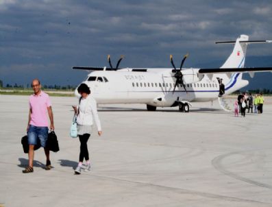 TUNCAY KıLıÇ - Edremit'e İlk Tarifeli Sefer Gerçekleştirildi