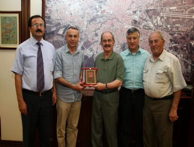 MESUT DEDEOĞLU - Görme Engelliler Spor Federasyonu'ndan Büyükerşen'e Plaket