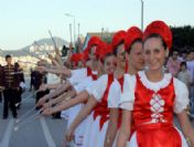 Halk Dansları Festivali Yaşar Doğu'da