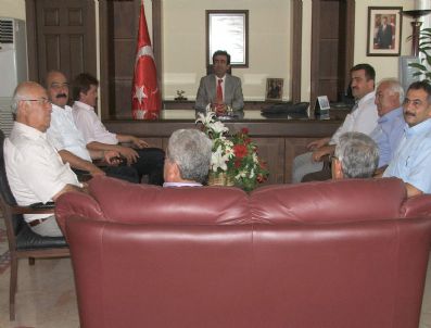 MERSIN VALISI - İl Genel Meclisi Üyelerinden Güzeloğlu'na Ziyaret