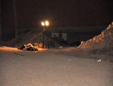 TAŞAĞıL - Babasının Dövüldüğünü Gören Kız Komşularına Kurşun Yağdırdı: 3 Ölü, 2 Yaralı