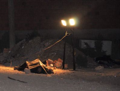 TAŞAĞıL - Babasının Dövüldüğünü Gören Kız Komşularına Kurşun Yağdırdı