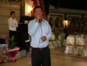 Belediye Başkanı Kızının Düğününde Şarkı Söyledi