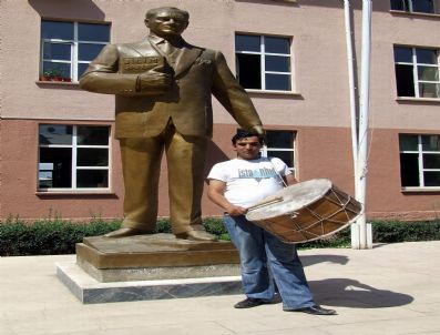 Suşehri'nde Ramazanda 15 Kişi Davul Çalacak