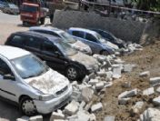 Tekirdağ'da Otopark Duvarı Araçların Üzerine Yıkıldı