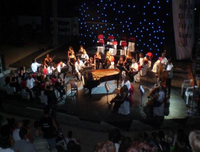 MOZART - Ayvalık'ta Klasik Müzikli Müthiş Final