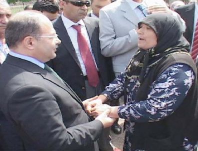 NEVZAT BOZKUŞ - Sağlık Bakanı Recep Akdağ Şehit Uzman Çavuş Tamer Özdemir'in Ailesini Ziyaret Etti