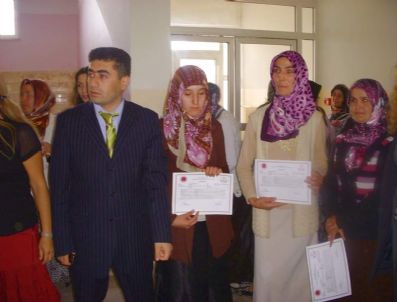 MAHMUT YıLMAZ - Dumlupınarlı Kursiyerler Hünerlerini Sergiledi