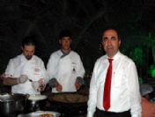 Havuzbaşında İftar Sofrası