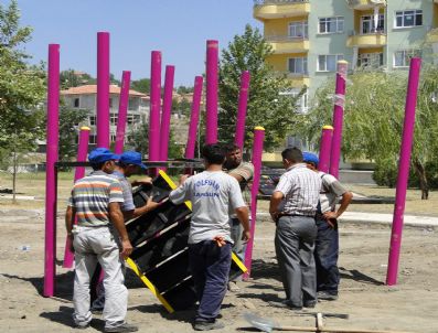 Sungurlu Belediyesi'nden 2 Parka Yeni Oyun Grubu