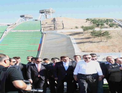 FARUK NAFİZ ÖZAK - Başbakan Erdoğan 2011 Tesislerini Denetledi