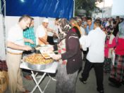 Çankırı Belediye Başkanı İftar Çadırında Yemek Dağıttı