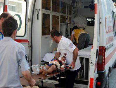 BURSA DEVLET HASTANESI - Önce Camdan Uçtu, Sonra Tır'ın Altına Girdi