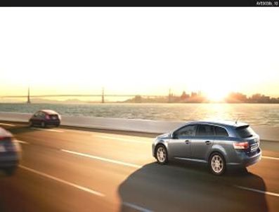 Toyota Avensis Wagon Dinamizmle Şıklığı Aynı Potada Eritiyor