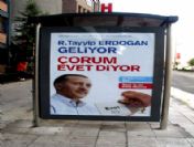 Çorum'da Ak Parti Tarafından Bilbordlara Asılan Afişler İçin Çorum Valiliği'ne Suç Duyurusu