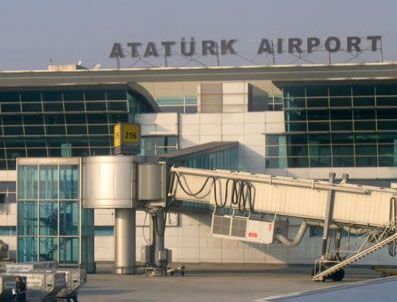 Atatürk Havalimanı'nda sahipsiz bavul paniği