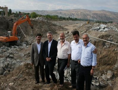 KAVAKYOLU - Başkan Çakır 1004 Sokakta İncelemelerde Bulundu