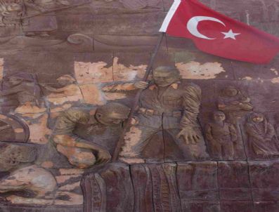 RÜSTEM PAŞA - Kurtuluş Savaşı'nı Anlatan Rölyef Bakımsız