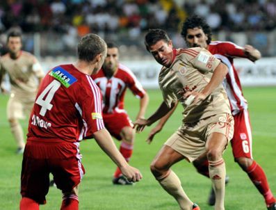 CIHAN YıLMAZ - Sivasspor:2 Galatasaray:1 (Maçın golleri ve foto galeri)