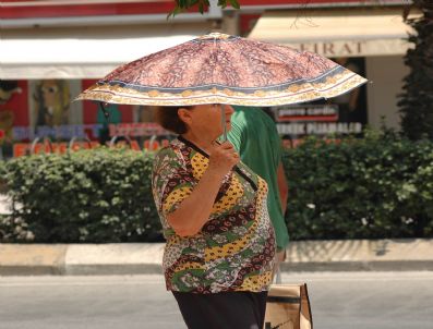 Adana'da Sıcak Ve Nem Nefes Aldırmıyor