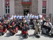 Bedensel Engellilere Akülü Araç Yardımı