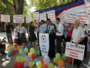 Desk'ten Toplu Görüşmelere Balonlu Protesto