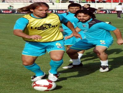 KORCAN ÇELIKAY - Diyarbakırspor'da Transfer Hareketliliği Yaşanıyor