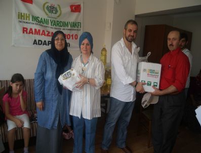 NIHAL AKAR - İhh Lösemi Ve Kanser Hastaları Sağlık Eğitim Derneğine Erzak Yardımında Bulundu