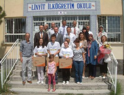 Kütahya Valisi, Sbs'de Derece Elde Eden 3 Öğrenciyi Ödüllendirdi