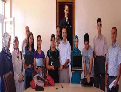 ABDULLAH AYAZ - Öss İle Sbs Kursunda Başarılı Olan Öğrenciler Ödüllendirildi