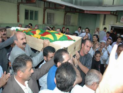 ÖZDAL ÜÇER - Terörist Cenazeleri Ailelerine Teslim Edildi