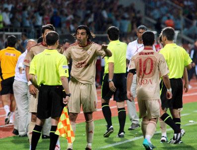 Sivas'taki maçta şoke eden diyaloglar!
