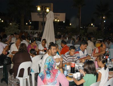 AKIF AKKUŞ - Başkan Kocamaz, Partililere İftar Yemeği Verdi