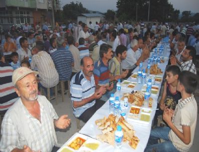 YALıNTAŞ - Bursa'da Yalıntaş Belediyesi'nden İftar Yemeği
