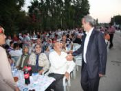 Kozan Belediyesi'nden Her Parkta İftar Yemeği