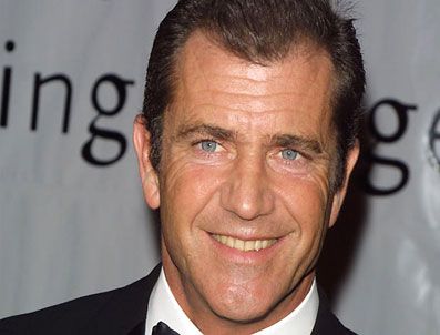 OKSANA GRIGORIEVA - Mel Gibson trafik kazası geçirdi